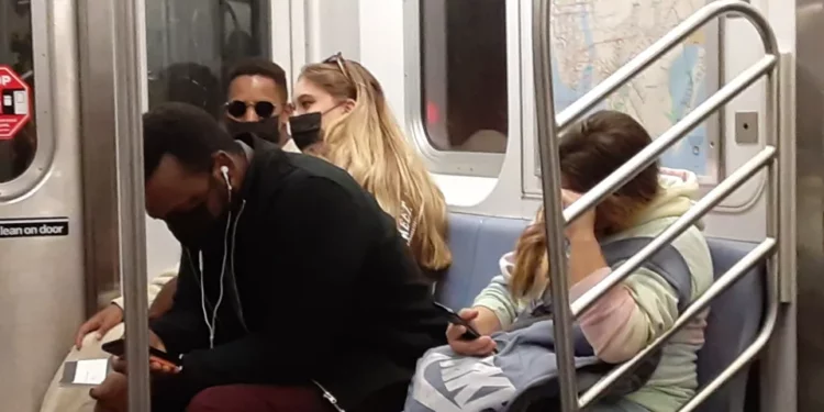 Desempleo en Nueva York muestra gran brecha racial por encima de la media nacional: aumenta entre negros y baja para blancos