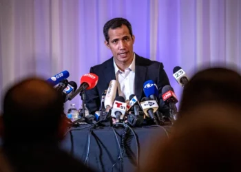Juan Guaidó sostuvo un encuentro con Almagro en Washington y niega todavía pedir asilo en Estados Unidos