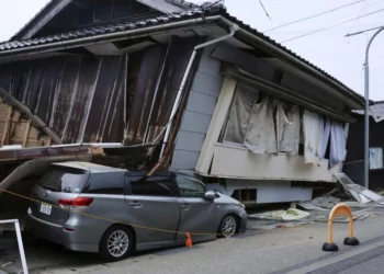 Un fuerte terremoto sacude Japón y deja un muerto y 13 heridos