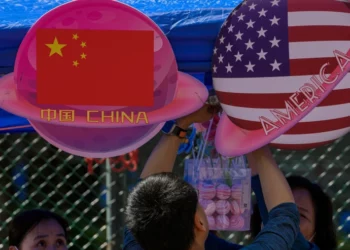 China condena a cadena perpetua a un ciudadano estadounidense de 78 años acusado de espionaje