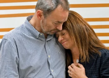 La familia del hombre de Colorado asesinado por la policía durante una crisis de salud mental obtiene un acuerdo de 19 millones de dólares