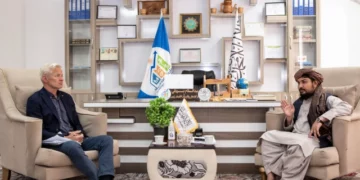 El jefe de la ayuda humanitaria afirma que los talibanes están de acuerdo en permitir que las mujeres reanuden el trabajo en la agencia en Kandahar