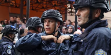 Serbia pone en alerta máxima a sus tropas en la frontera con Kosovo tras los enfrentamientos