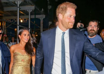 Príncipe Harry y Meghan Markle huyeron a comisaría NYPD por “paparazzis muy agresivos” al estilo de la tragedia de su madre Lady Di; alcalde Adams investiga