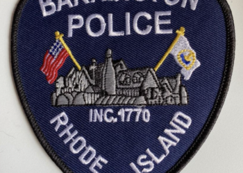 Volantes nacionalistas blancos encontrados en Barrington