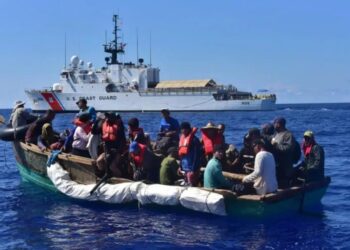 Autoridades de Estados Unidos ha devuelto a casi 3,836 personas desde Florida durante 2023