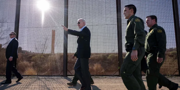 Biden defiende el envío de soldados a la frontera ante el fin del Título 42 para expulsiones exprés