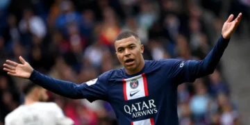 Destrozan a Kylian Mbappé por anotar un gol en el que se aprovechó de la inocencia del equipo rival [Video]