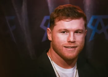‘Canelo’ Álvarez recibió un Récord Guinness por pelear junto a sus seis hermanos en una función de 2008
