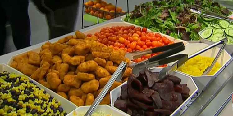Una empresa de RI salda la deuda de los almuerzos escolares de los alumnos de Smithfield