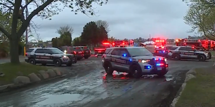 1 muerto dentro de una camioneta sacada del río Providence