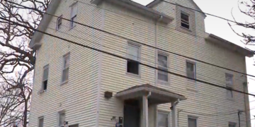 Policía: un informante ayudó a construir el caso del «escondite» en North Providence