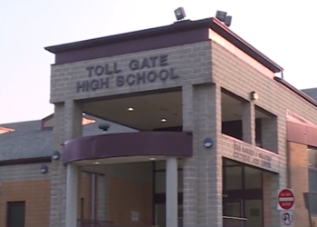 Warwick busca cambiar la ley estatal para ayudar a financiar nuevas escuelas