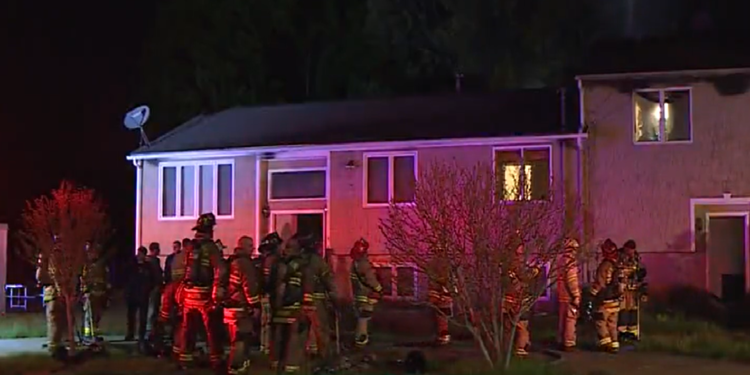 Un incendio daña una casa en West Warwick; se perdieron gatos