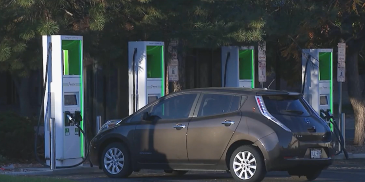 Los dirigentes de RI quieren poner fin a la venta de nuevos vehículos de gas en 2035