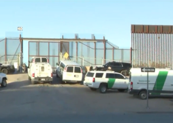 Los migrantes se apresuran a cruzar la frontera de EE.UU. en las últimas horas antes de que expire el Título 42