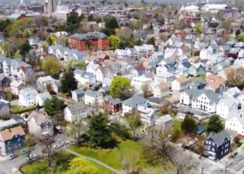 RI aprueba 101 millones de dólares para construir viviendas en todo el estado