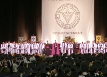 La Universidad de Providence celebra su 105ª ceremonia de graduación