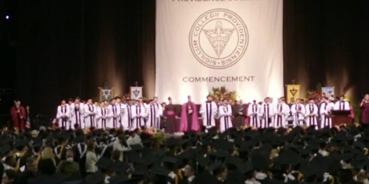 La Universidad de Providence celebra su 105ª ceremonia de graduación