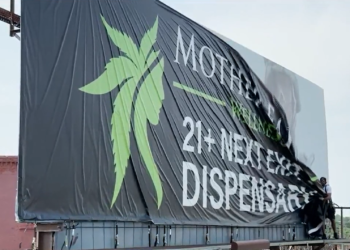 Dispensario de cannabis en Pawtucket ordenado a retirar sus vallas publicitarias