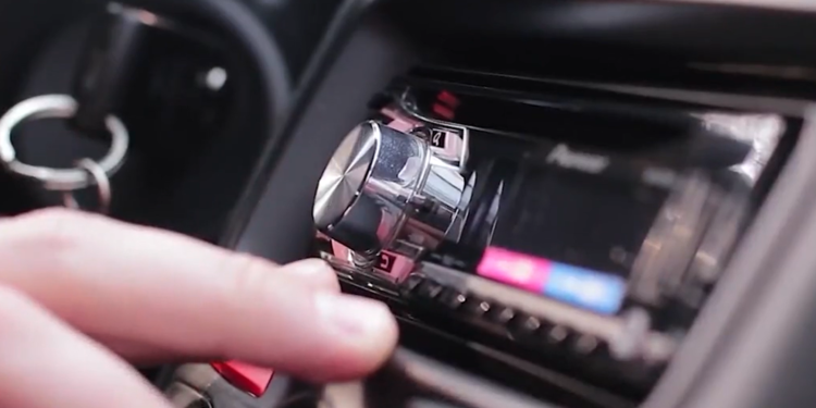 Ford decide mantener la radio AM en los modelos de 2024 y restablecerá la AM en dos vehículos eléctricos a partir de 2023