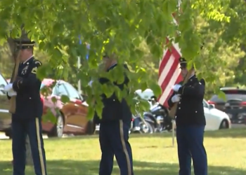 Ceremonia de homenaje a millones de personas que hicieron el último sacrificio