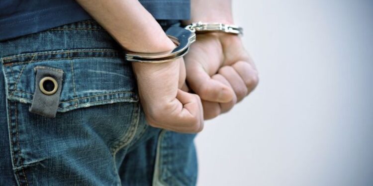 Adolescente es arrestado luego de haber amenazado con iniciar un tiroteo masivo en Florida