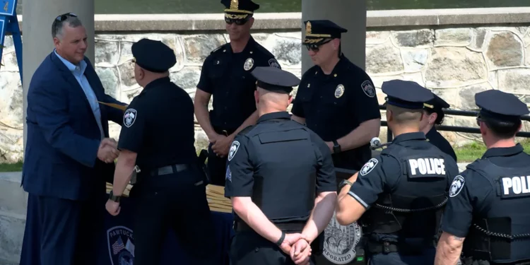 Agentes de policía de Pawtucket homenajeados en la ceremonia anual de entrega de premios y conmemoración
