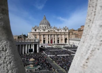 El Vaticano aumenta los ingresos de su fondo de caridad, aunque las donaciones disminuyen tras los escándalos financieros