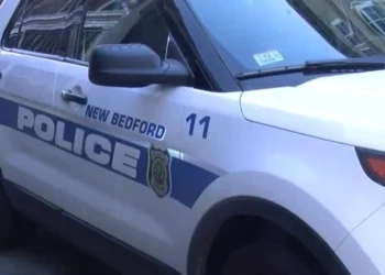 La policía de New Bedford detiene a 8 personas tras disturbios y apuñalamientos