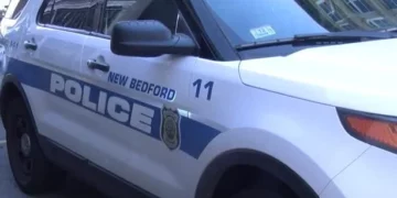 La policía de New Bedford detiene a 8 personas tras disturbios y apuñalamientos