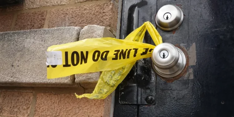 Fentanilo, cocaína y arma falsa fueron incautados en tercera redada del año en un apartamento de Staten Island