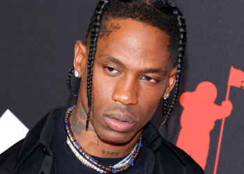 El rapero Travis Scott no se enfrentará a cargos penales por la aglomeración de público en Astroworld, según su abogado
