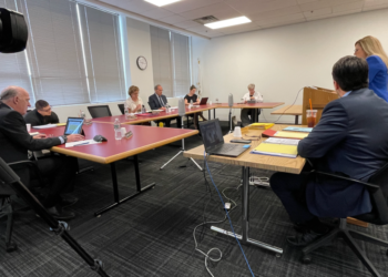 La Comisión de Ética investiga a dos ex funcionarios por un viaje a Filadelfia