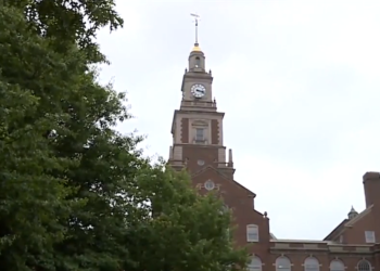 El último testigo sube al estrado en el juicio del sospechoso del tiroteo mortal desde un coche