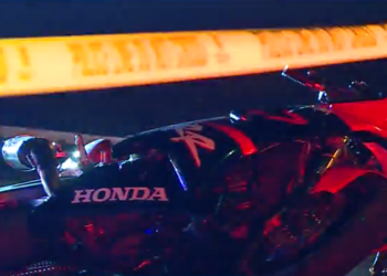 La policía responde a un accidente de moto en West Warwick