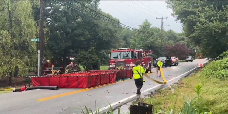 Se incendia una casa en Jamestown tras caerle un rayo