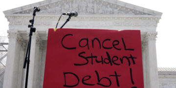 El Tribunal Supremo rechaza el plan de Biden para acabar con 400.000 millones de dólares en préstamos estudiantiles