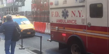 Apuñalaron a portero de edificio cuando evitaba robo a un hombre en silla de ruedas en elegante zona de Nueva York