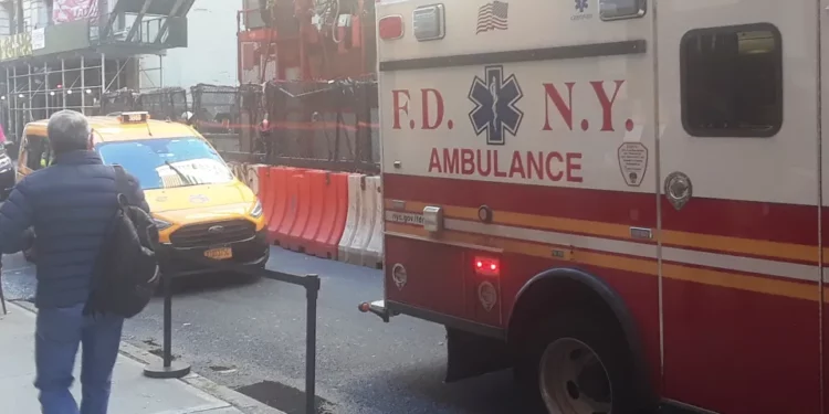 Apuñalaron a portero de edificio cuando evitaba robo a un hombre en silla de ruedas en elegante zona de Nueva York