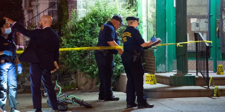 Sospechoso del tiroteo masivo en Filadelfia dijo a la Policía que lo hizo para limpiar el vecindario, revelan fuentes