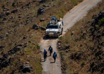 Fuerzas israelíes bombardean un pueblo fronterizo del sur del Líbano tras caer un cohete cerca del territorio en disputa