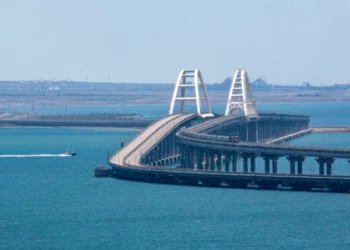 El puente hacia Crimea es crucial para el esfuerzo bélico de Rusia en Ucrania y para afirmar el control de Moscú