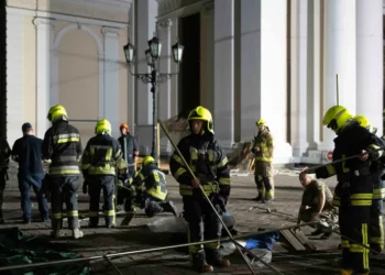 Un ataque ruso en la ciudad ucraniana de Odesa causa graves daños en una emblemática catedral ortodoxa; un muerto y numerosos heridos