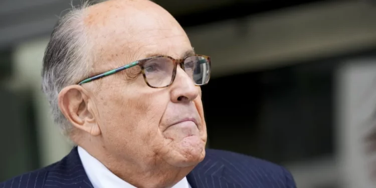 Giuliani reconoce que hizo declaraciones «falsas» sobre dos trabajadores electorales de Georgia