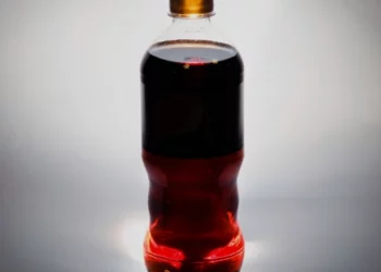 El aspartamo, edulcorante de los refrescos, aparece ahora en la lista de posibles causas de cáncer. Pero sigue considerándose seguro