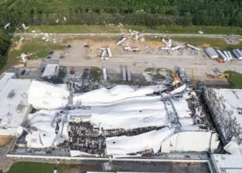 Los daños causados por un tornado en una fábrica de Pfizer crearán probablemente una escasez a largo plazo de algunos medicamentos que necesitan los hospitales