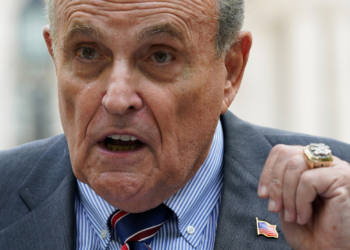Rudy Giuliani dice que debería ser contratado para encontrar al culpable del caso de la cocaína en la Casa Blanca