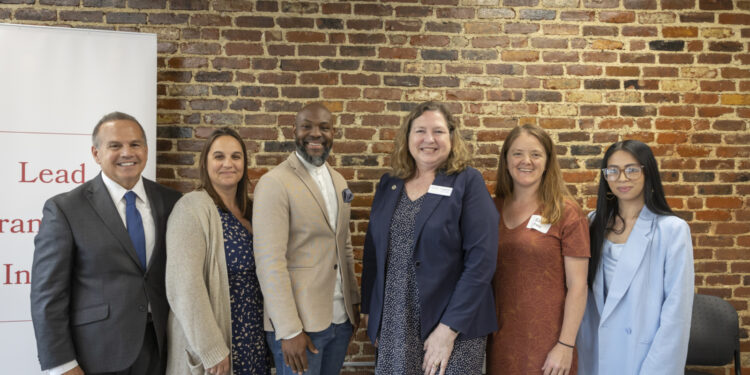 Las subvenciones mejorarán el rendimiento de los alumnos de las escuelas de Providence, Pawtucket, Newport y Central Falls