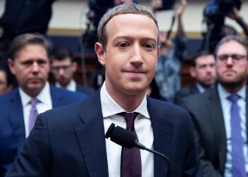 Fiscal general de Florida cita a Mark Zuckerberg a testificar por el uso de redes por traficantes de personas